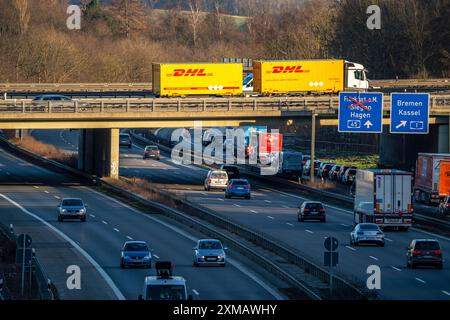 Sortie d'autoroute Westhofen, l'autoroute A45, Sauerlandlinie, est traversée par l'A1, pont, vue en direction du sud-est, Schwerte, Nord Banque D'Images