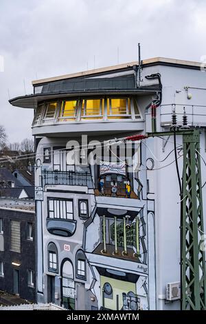 Le boîtier de signalisation Deutsche Bahn AG à Muelheim-Styrum contrôle le trafic ferroviaire sur l'une des lignes ferroviaires les plus fréquentées d'Allemagne, entre Essen et Banque D'Images