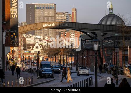 Hamburg Altona, grosse Elbstrasse, Stilwerk Bridge, Fischmarkt Building, Hamburg, Allemagne Banque D'Images