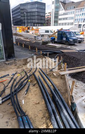 Lignes d'approvisionnement, posées sous terre, exposées lors d'un projet de construction, Bochum, Rhénanie-du-Nord-Westphalie, Allemagne Banque D'Images