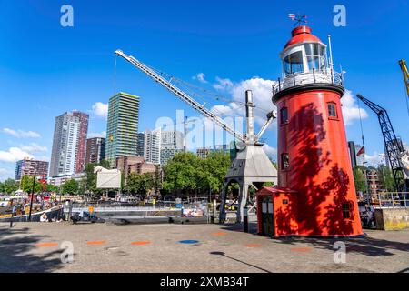 Le Musée maritime, espace extérieur dans le Leuvehaven, à Rotterdam, de nombreux vieux navires, bateaux, expositions du secteur maritime, pays-Bas Banque D'Images