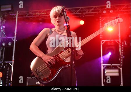 26 juillet 2024, Sheffield, South Yorkshire, U. K : Mary à la junkyard jouant au tramlines Festival 2024 , Sheffield, Royaume-Uni (image crédit : © Robin Burns/ZUMA Press Wire) USAGE ÉDITORIAL SEULEMENT! Non destiné à UN USAGE commercial ! Banque D'Images