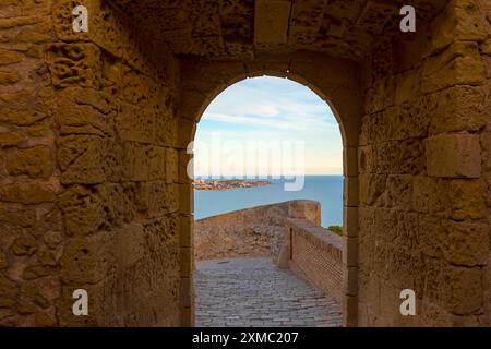 Vue d'Alicante depuis le château de Santa Barbara sur la Costa Blanca, Espagne Banque D'Images