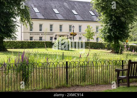 Gracehill, Irlande du Nord - 26 juillet 2024 : la colonie historique de l'église morave obtient le statut de patrimoine mondial de l'UNESCO. Vue sur le restaurant Millside. Banque D'Images