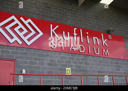 Sponsoring du stade lors du match amical de pré-saison entre Ebbsfleet United et Cambridge United au PHB Stadium, Northfleet le samedi 27 juillet 2024. (Photo : Kevin Hodgson | mi News) crédit : MI News & Sport /Alamy Live News Banque D'Images