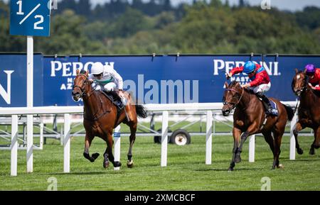 Ascot, Royaume-Uni. Samedi 27 juillet 2024. Friendly Soul et Kieran Shoemark remportent le Sodexo Live! Longines Valiant Stakes pour l'entraîneur John & Thady Gosden et le propriétaire M. George Strawbridge. Crédit JTW Equine images / Alamy Live News Banque D'Images