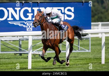 Ascot, Royaume-Uni. Samedi 27 juillet 2024. Friendly Soul et Kieran Shoemark remportent le Sodexo Live! Longines Valiant Stakes pour l'entraîneur John & Thady Gosden et le propriétaire M. George Strawbridge. Crédit JTW Equine images / Alamy Live News Banque D'Images