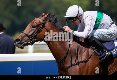 Ascot, Royaume-Uni. Samedi 27 juillet 2024. Friendly Soul et Kieran Shoemark remportent le Sodexo Live! Longines Valiant Stakes pour l'entraîneur John & Thady Gosden et le propriétaire M. George Strawbridge. Crédit JTW Equine images / Alamy Live News Banque D'Images