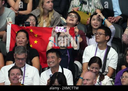 Parigi, France. 27 juillet 2024. Fans aux Jeux olympiques d'été de 2024, jeudi 27 juillet 2024, à Paris, France. (Photo de Gian Mattia D'Alberto/LaPresse) crédit : LaPresse/Alamy Live News Banque D'Images