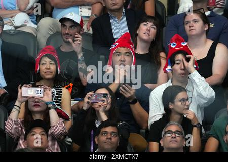 Parigi, France. 27 juillet 2024. Fans aux Jeux olympiques d'été de 2024, jeudi 27 juillet 2024, à Paris, France. (Photo de Gian Mattia D'Alberto/LaPresse) crédit : LaPresse/Alamy Live News Banque D'Images