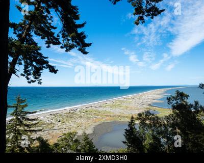 Vue panoramique de Dungeness Spit, la plus longue broche de sable des États-Unis - péninsule olympique, État de Washington Banque D'Images