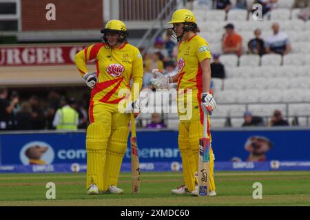 Leeds, 26 juillet 2024. Bryony Smith et Nat Sciver-Brunt battant pour les femmes Trent Rockets contre les femmes Northern Superchargers dans les cent à Headingley. Crédit : Colin Edwards Banque D'Images