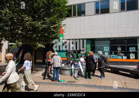 Limerick, Irlande manifestation du peuple bangladais, 27 juillet 2024 Banque D'Images