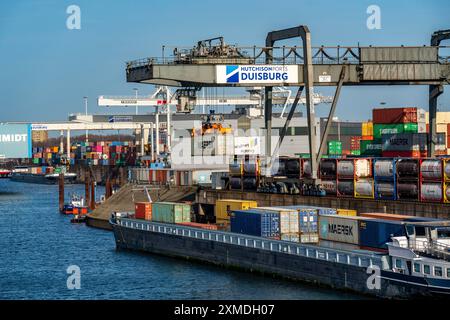 Port de Duisburg Ruhrort, conteneur cargo en cours de chargement et déchargement à DeCeTe, Duisburg Container terminal, Duisport, Duisburger Hafen AG Banque D'Images