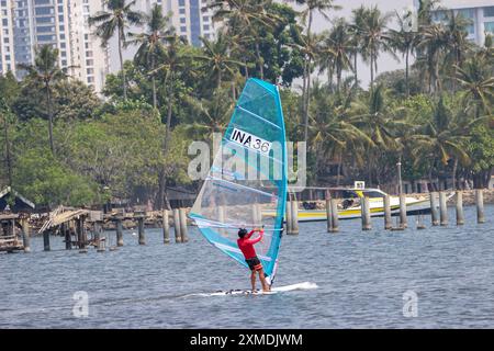 Jakarta, Indonésie, le 27 juillet 2024 en compétition pour RS:One HOMMES lors du Championnat International de voile de Jakarta 2024 à Symphony of the Sea, Ancol, Jakarta, Indonésie, crédit Shaquille Fabri/ Alamy Live News Banque D'Images