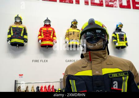 Équipement de protection individuelle, vêtements pour pompiers, salon Interschutz 2022 à Hanovre, le plus grand salon mondial pour la lutte contre les incendies Banque D'Images