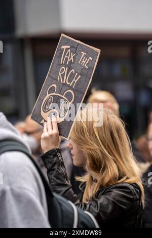 Manifestation de l'Alliance solidarité automne contre les conséquences de l'inflation et des prix élevés de l'énergie pour les citoyens, organisée par une alliance Banque D'Images