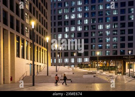 Barmer Platz, MesseCity Cologne, sur la gauche le Motel One Hotel, Restaurant The Ash, à Deutz, Rhénanie-du-Nord-Westphalie, Allemagne Banque D'Images