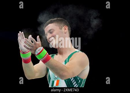 L'Irlandais Rhys McClenaghan suit sa routine sur le Pommel Horse lors de la gymnastique artistique, qualification masculine à la Bercy Arena le premier jour des Jeux Olympiques de Paris 2024 en France. Date de la photo : samedi 27 juillet 2024. Banque D'Images