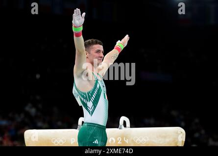 L'Irlandais Rhys McClenaghan suit sa routine sur le Pommel Horse lors de la gymnastique artistique, qualification masculine à la Bercy Arena le premier jour des Jeux Olympiques de Paris 2024 en France. Date de la photo : samedi 27 juillet 2024. Banque D'Images