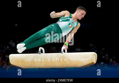 L'Irlandais Rhys McClenaghan suit sa routine sur le Pommel Horse lors de la gymnastique artistique, qualification masculine à la Bercy Arena le premier jour des Jeux Olympiques de Paris 2024 en France. Date de la photo : samedi 27 juillet 2024. Banque D'Images