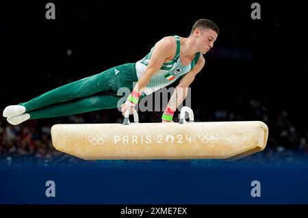 L'Irlandais Rhys McClenaghan suit sa routine sur le Pommel Horse lors de la gymnastique artistique, qualification masculine à la Bercy Arena le premier jour des Jeux Olympiques de Paris 2024 en France. Date de la photo : samedi 27 juillet 2024. Banque D'Images