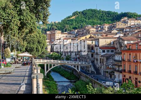 Vieille ville de Cosenza, capitale et centre culturel de la province du même nom dans la région de Calabre. Italie, Europe du Sud Banque D'Images