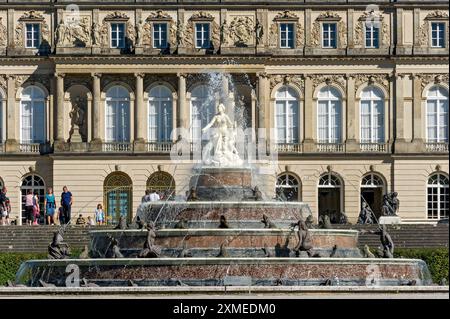 Fontaine de Latona, fontaine de Latona, fontaine avec statue de la déesse Latona, parc du château, château Herrenchiemsee, Herreninsel, Chiemsee, Chiemgau Banque D'Images