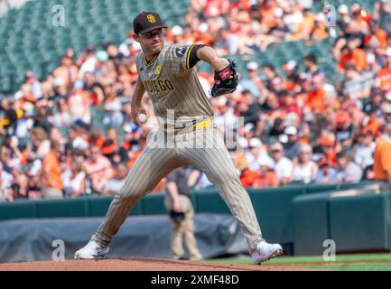 Baltimore, États-Unis. 27 juillet 2024. BALTIMORE, MD - JUILLET 27 : Michael King, lanceur des Padres de San Diego (34) sur le monticule lors d'un match MLB entre les Orioles de Baltimore et les Padres de San Diego, le 27 juillet 2024, à Orioles Park à Camden Yards, à Baltimore, Maryland. (Photo de Tony Quinn/SipaUSA) crédit : Sipa USA/Alamy Live News Banque D'Images