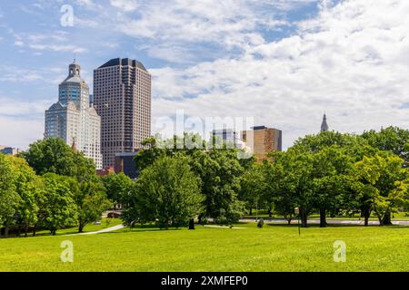 La ville de Harford vue depuis Bushnell Park, Hartford, Connecticut Banque D'Images