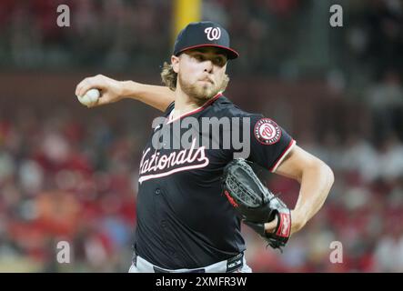 Louis, États-Unis. 27 juillet 2024. Le lanceur de départ des Washington Nationals Jake Irvin livre un pitch aux équipés Louis Cardinals au Busch Stadium à offert Louis le samedi 27 juillet 2024. Photo de Bill Greenblatt/UPI crédit : UPI/Alamy Live News Banque D'Images