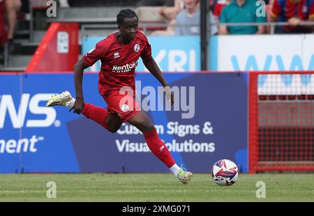 Armando Quitirna de Crawley Town Banque D'Images