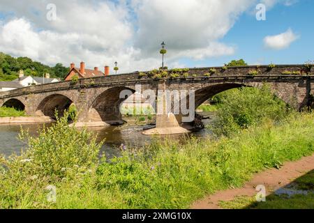 Pont sur la rivière Usk, Usk, Monmouthshire, pays de Galles Banque D'Images