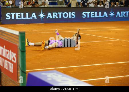 Pula, Hrvatska. 27 juillet 2024. L'argentin Francisco Cerundolo a remporté le trophée de l'Open de Croatie en devançant l'Italien Lorenzo Musetti, à l'ITC Stella Maris à Umag le 27. Juillet 2024. Photo : Srecko Niketic/PIXSELL crédit : Pixsell/Alamy Live News Banque D'Images