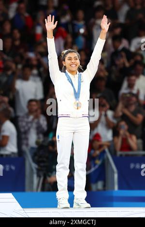 Paris, France. 27 juillet 2024. Shirine BOUKLI (FRA) Judo : cérémonie de remise de la médaille des -48kg femmes lors des Jeux Olympiques de Paris 2024 au champ de mars Arena à Paris, France . Crédit : YUTAKA/AFLO SPORT/Alamy Live News Banque D'Images