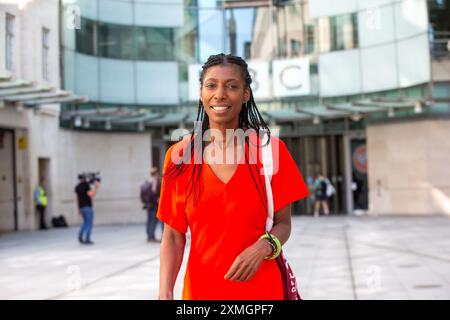 Londres, Angleterre, Royaume-Uni. 28 juillet 2024. SHARON WHITE est vue à l'extérieur de la BBC alors qu'elle apparaît dimanche avec Laura Kuenssberg. (Crédit image : © Tayfun Salci/ZUMA Press Wire) USAGE ÉDITORIAL SEULEMENT! Non destiné à UN USAGE commercial ! Banque D'Images