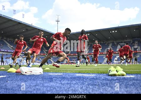 Genk, Belgique. 28 juillet 2024. Les joueurs de Standard photographiés avant un match de football entre le KRC Genk et le Standard de Liège, dimanche 28 juillet 2024 à Bruxelles, le jour de l'ouverture de la saison 2024-2025 de la première division du championnat belge 'Jupiler Pro League'. BELGA PHOTO JOHAN Eyckens crédit : Belga News Agency/Alamy Live News Banque D'Images