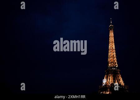 Paris, France. 24 juillet 2024. Tour Eiffel lors des XXXIIIe Jeux Olympiques de Paris 2024 sur la Seine à Paris (France), le 24 juillet 2024. Crédit : Insidefoto di andrea staccioli/Alamy Live News Banque D'Images