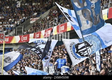 Genk, Belgique. 28 juillet 2024. Les supporters de Genk photographiés lors d'un match de football entre le KRC Genk et le Standard de Liège, dimanche 28 juillet 2024 à Bruxelles, le jour de l'ouverture de la saison 2024-2025 de la première division du championnat belge 'Jupiler Pro League'. BELGA PHOTO JOHAN Eyckens crédit : Belga News Agency/Alamy Live News Banque D'Images