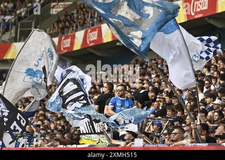 Genk, Belgique. 28 juillet 2024. Les supporters de Genk photographiés lors d'un match de football entre le KRC Genk et le Standard de Liège, dimanche 28 juillet 2024 à Bruxelles, le jour de l'ouverture de la saison 2024-2025 de la première division du championnat belge 'Jupiler Pro League'. BELGA PHOTO JOHAN Eyckens crédit : Belga News Agency/Alamy Live News Banque D'Images