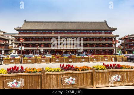 Fleurs sur la place d'évacuation dans la ville de Yangliuqing à Tianjin, Chine Banque D'Images