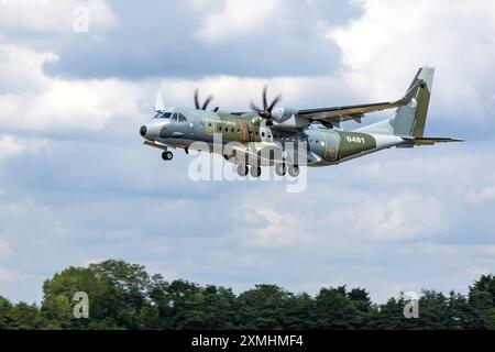 Armée de l'air tchèque - Airbus C-295M, arrivée à la RAF Fairford pour participer à l'exposition statique au Royal International Air Tattoo 2024. Banque D'Images