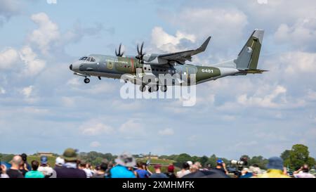 Armée de l'air tchèque - Airbus C-295M, arrivée à la RAF Fairford pour participer à l'exposition statique au Royal International Air Tattoo 2024. Banque D'Images