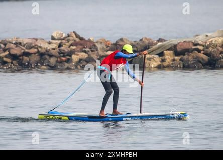 Jakarta, Indonésie, 28 juillet 2024 Stand Up Paddle Competition au Championnat International de voile de Jakarta 2024 au Symphony of the Sea, Ancol, Jakarta, Indonésie, Credit Shaquille Fabri/ Alamy Live News Banque D'Images