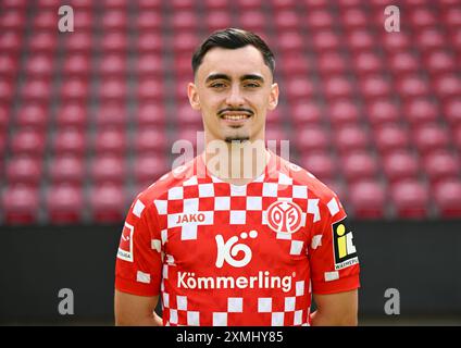 Mainz, Allemagne. 28 juillet 2024. Football : Bundesliga, saison 2024/25, séance photo 1. FSV Mainz 05 dans la Mewa Arena : Paul Nebel. Crédit : Arne Dedert/dpa - REMARQUE IMPORTANTE: conformément aux règlements de la DFL German Football League et de la DFB German Football Association, il est interdit d'utiliser ou de faire utiliser des photographies prises dans le stade et/ou du match sous forme d'images séquentielles et/ou de séries de photos de type vidéo./dpa/Alamy Live News Banque D'Images