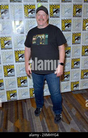 John DiMaggio beim Photocall zu Hulu Animationsserie Futurama auf der San Diego Comic-Con International 2024 im Hilton Bayfront Hotel. San Diego, 27.07.2024 *** John DiMaggio à la photocall pour la série animée Futurama à San Diego Comic Con International 2024 à l'hôtel Hilton Bayfront San Diego, 27 07 2024 Foto:xD.xStarbuckx/xFuturexImagex simpsons 4715 Banque D'Images