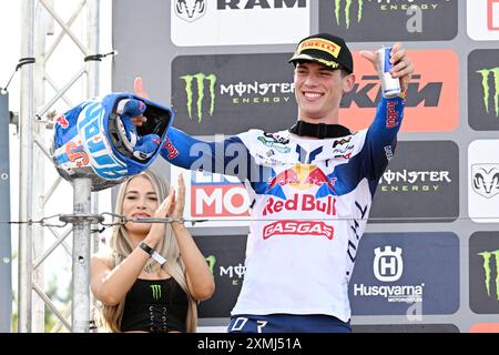 Lommel, Belgique. 28 juillet 2024. Espagnol Jorge Prado sur le podium après le Grand Prix MXGP de motocross Flanders, course 14/20 du Championnat du monde FIM de Motocross, dimanche 28 juillet 2024 à Lommel. BELGA PHOTO MAARTEN STRAETEMANS crédit : Belga News Agency/Alamy Live News Banque D'Images
