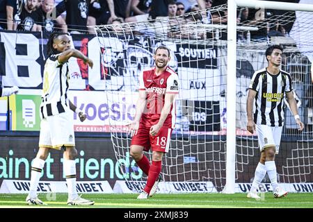 Charleroi, Belgique. 28 juillet 2024. Vincent Janssen d'Anvers réagit lors d'un match de football entre le Sporting Charleroi et le Royal Antwerp FC, dimanche 28 juillet 2024 à Charleroi, le jour d'ouverture de la saison 2024-2025 de la première division du championnat belge 'Jupiler Pro League'. BELGA PHOTO TOM GOYVAERTS crédit : Belga News Agency/Alamy Live News Banque D'Images