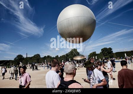 Paris, France. 09 juin 2024. Antonin Burat/le Pictorium - Chaudron Olympique à Paris (illustration) - 09/06/2024 - France/Ile-de-France (région)/Paris - le Chaudron Olympique brûle au cœur de Paris, à l'occasion des Jeux Olympiques et Paralympiques de 2024. Crédit : LE PICTORIUM/Alamy Live News Banque D'Images