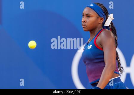 Paris, France. 28 juillet 2024. PARIS, FRANCE - JUILLET 28 : Cori Coco Gauff de l'équipe des États-Unis en compétition en simple féminin lors du jour 2 de Tennis - Jeux Olympiques Paris 2024 à Roland Garros le 28 juillet 2024 à Paris, France. (Photo de Joris Verwijst/Agence BSR) crédit : Agence BSR/Alamy Live News Banque D'Images